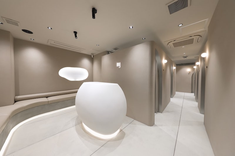2311_iny_lobby_1.jpg